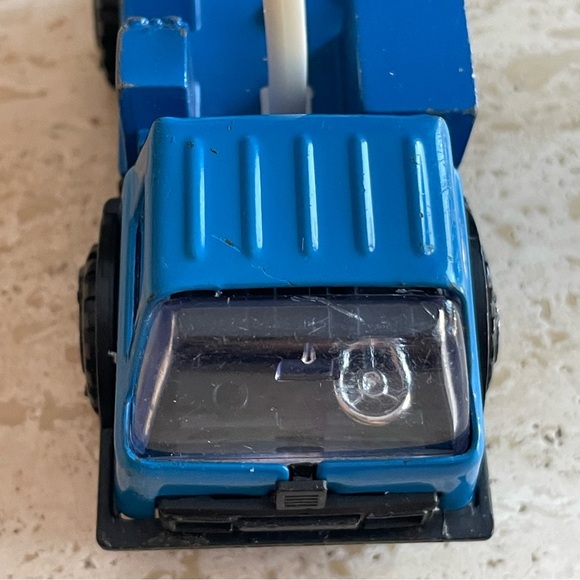Vintage 1970s made in Japan Tonka Mites Blue Wrecker truck - Picture 8 of 16